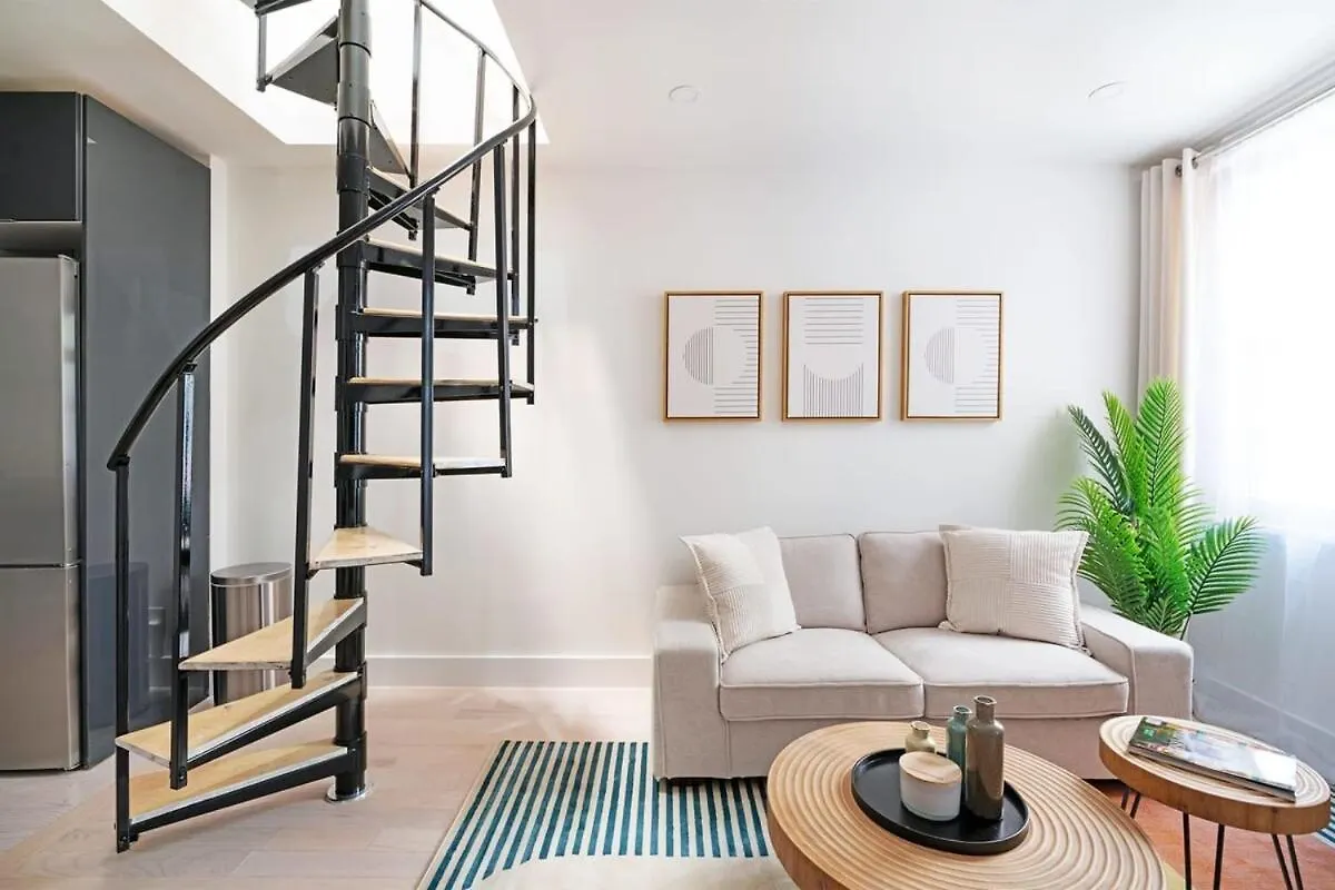 78-4A 2Br Duplex With A Balcony Prime Ues Apartment New York